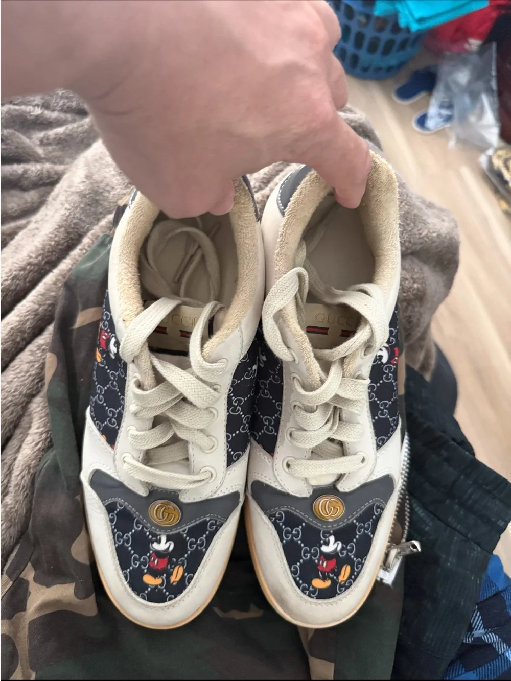 Size 9 Gucci Mens Beige, Navy and Red Mickey Logo Sneakers